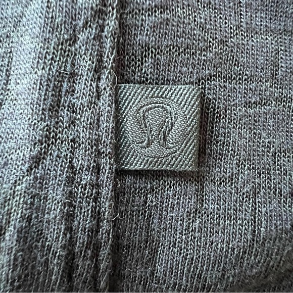 Lululemon Cinch Me Up Front Tank Top in Black 26108 - Picture 10 of 10